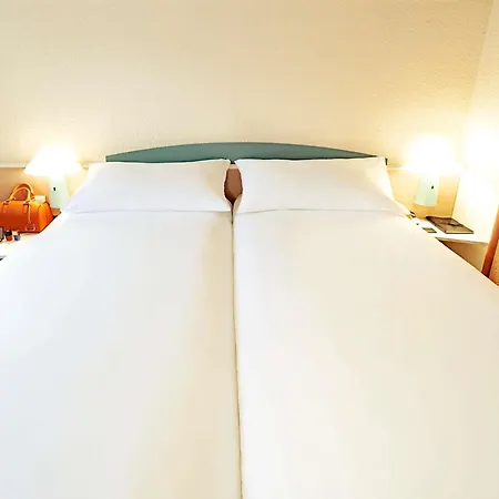 Ibis ホテル
