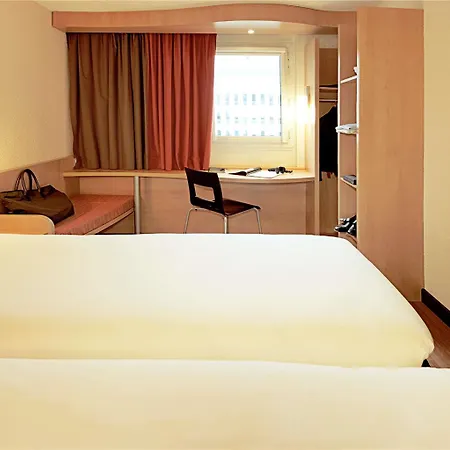 Otel Ibis 2*